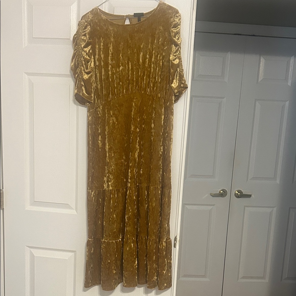 Who What Wear Gold Velvet Midi Dress